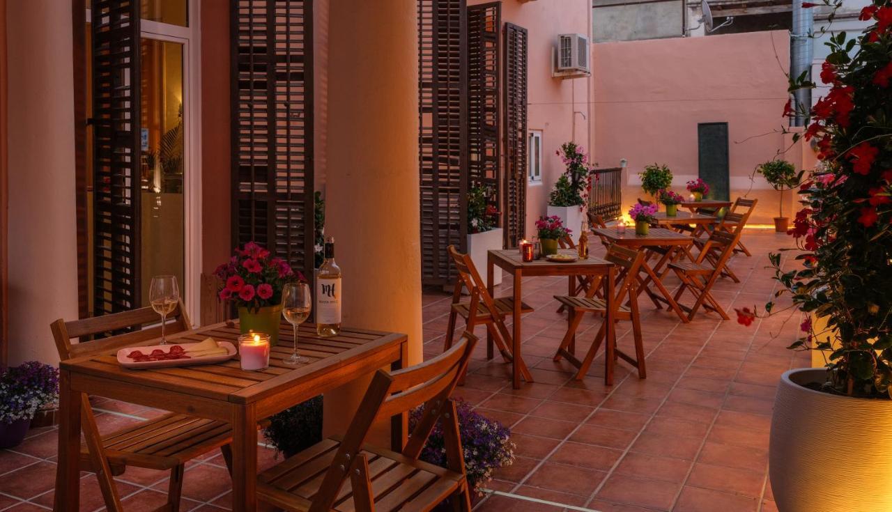 Antonios Hostal Sitges Buitenkant foto